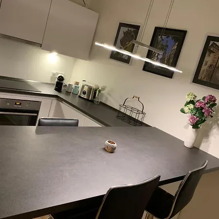 Apartmán X1 Garage-supermarket-pc Screen-gymeq-luxury Apt-main St 2min Walk *
